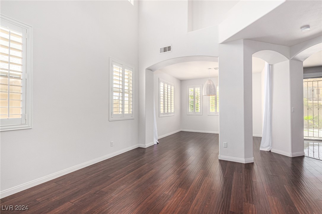 9749 Ravine Avenue Property Photo 8