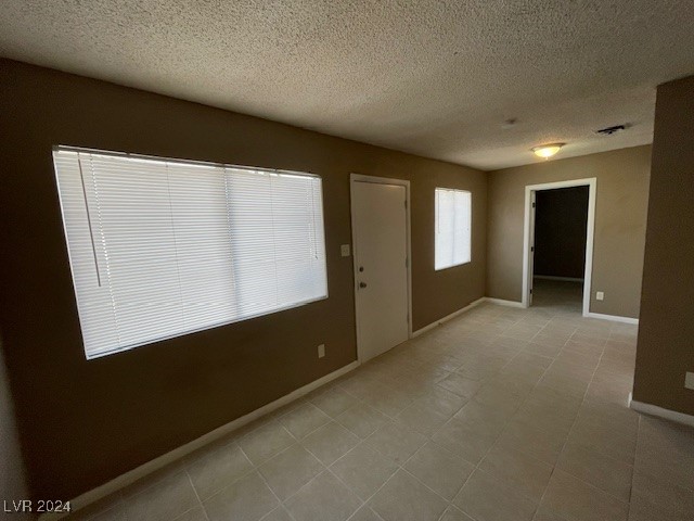 2516 East Mesquite Avenue Property Photo 3