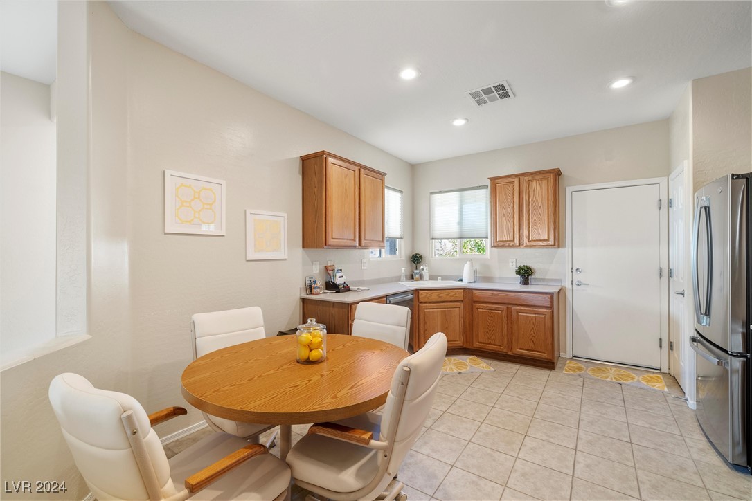 2569 Cosmic Dust Street Property Photo 8
