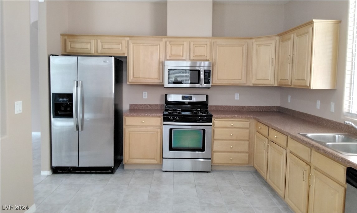 8917 Picket Fence Avenue Property Photo 12