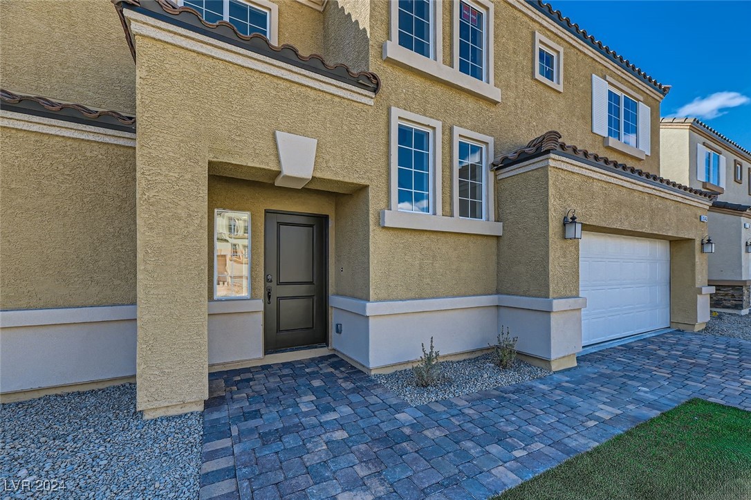 9742 Rocket Grove Court Property Photo 4