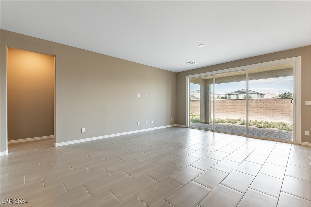 1438 Dire Wolf Avenue Property Photo 2
