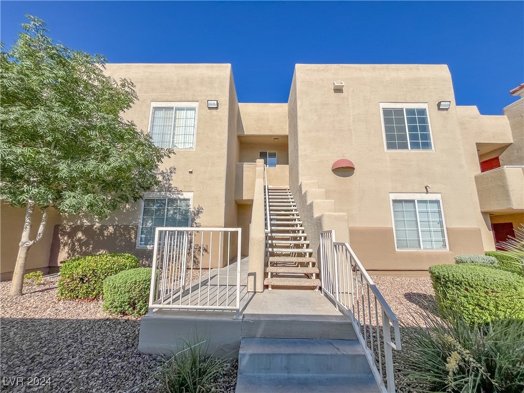 1909 Mountain Hills Court 203 Property Photo 1