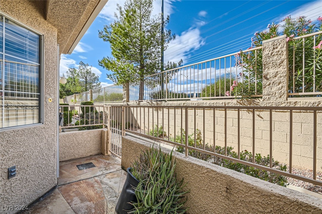 1229 Nevada Sky Street Property Photo 4