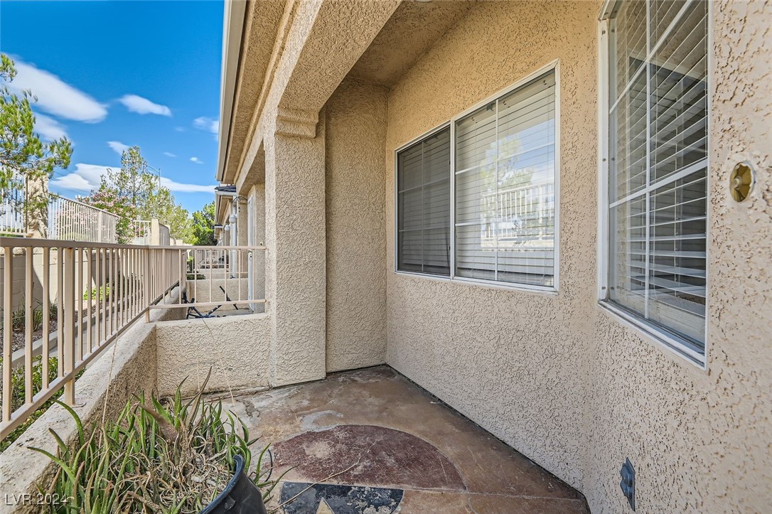 1229 Nevada Sky Street Property Photo 5