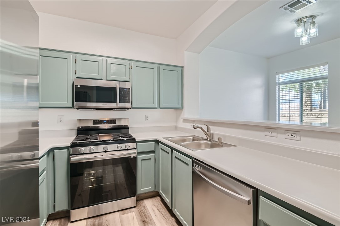 1229 Nevada Sky Street Property Photo 11