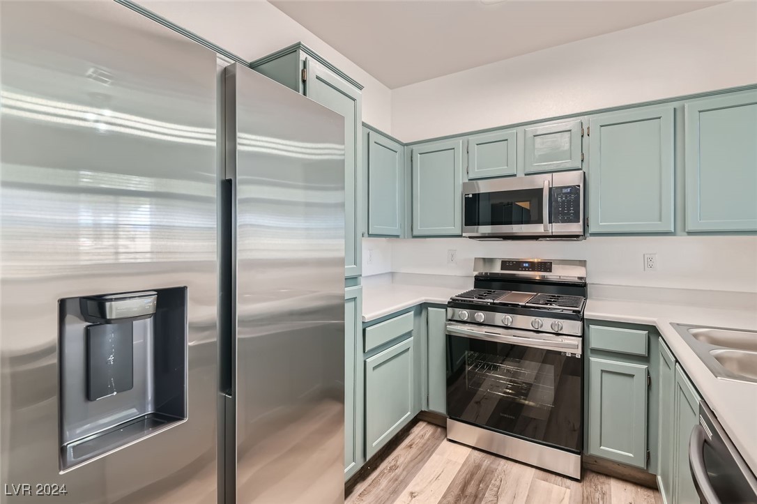 1229 Nevada Sky Street Property Photo 12