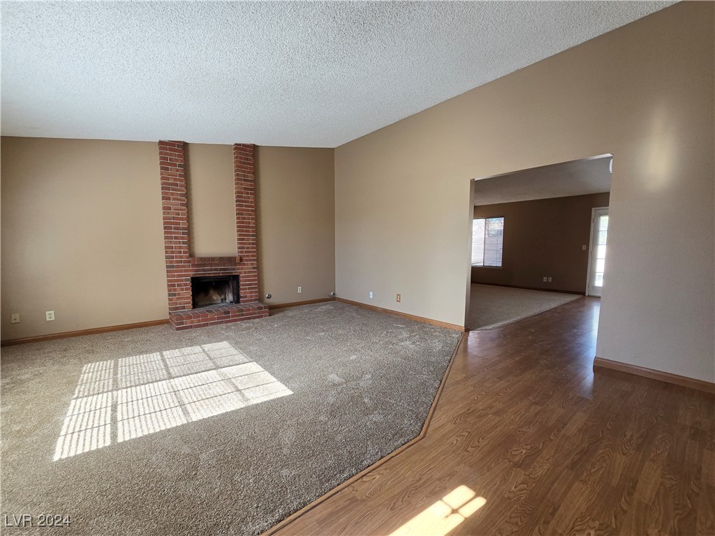 7112 Lodge Circle Property Photo 3