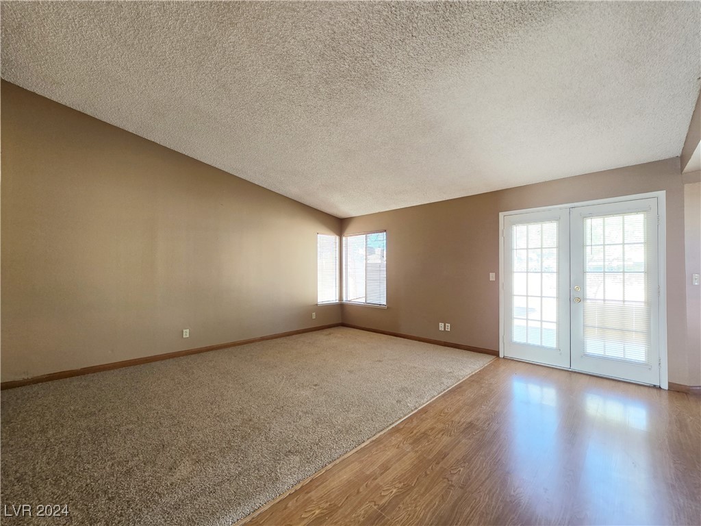 7112 Lodge Circle Property Photo 6