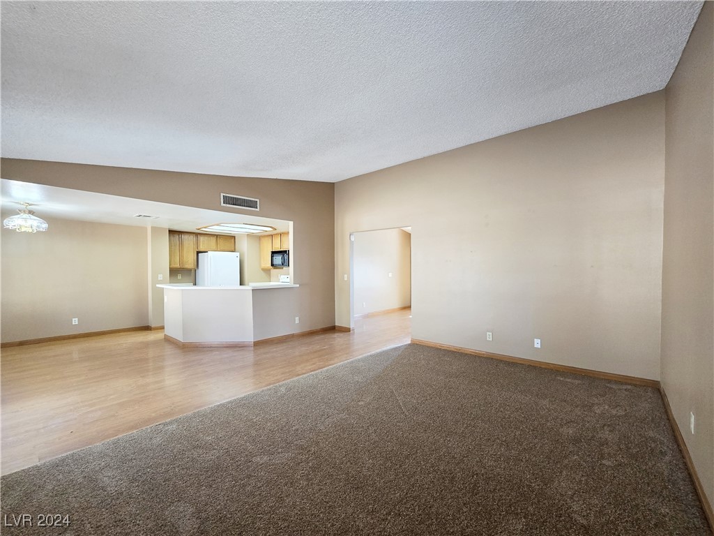7112 Lodge Circle Property Photo 8