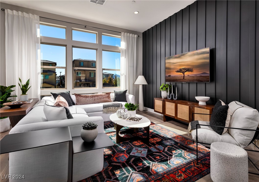 639 Spotted Falcon Street Property Photo 14