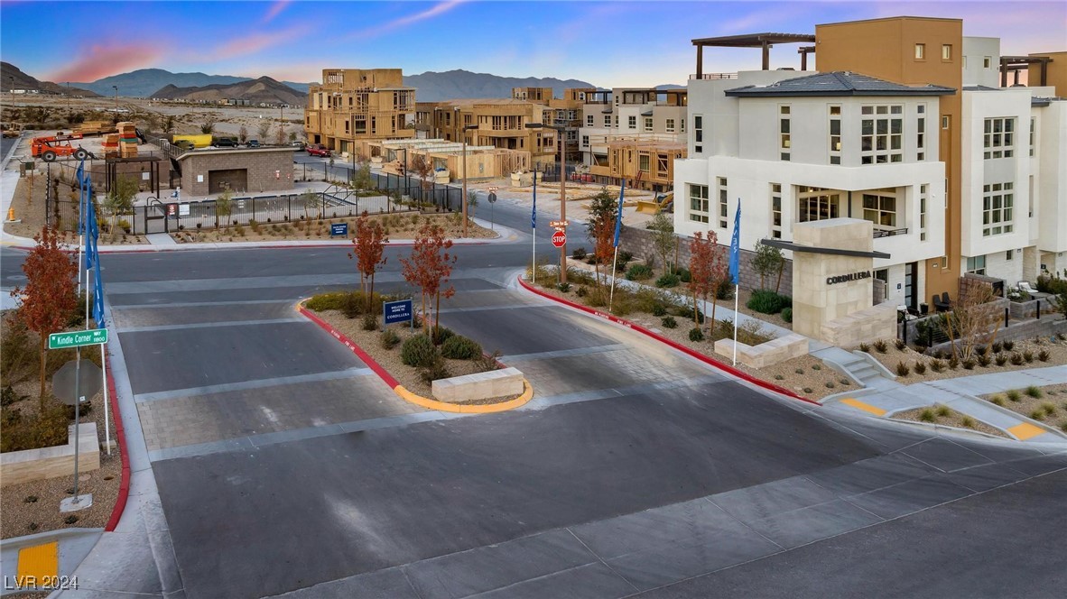 639 Spotted Falcon Street Property Photo 23