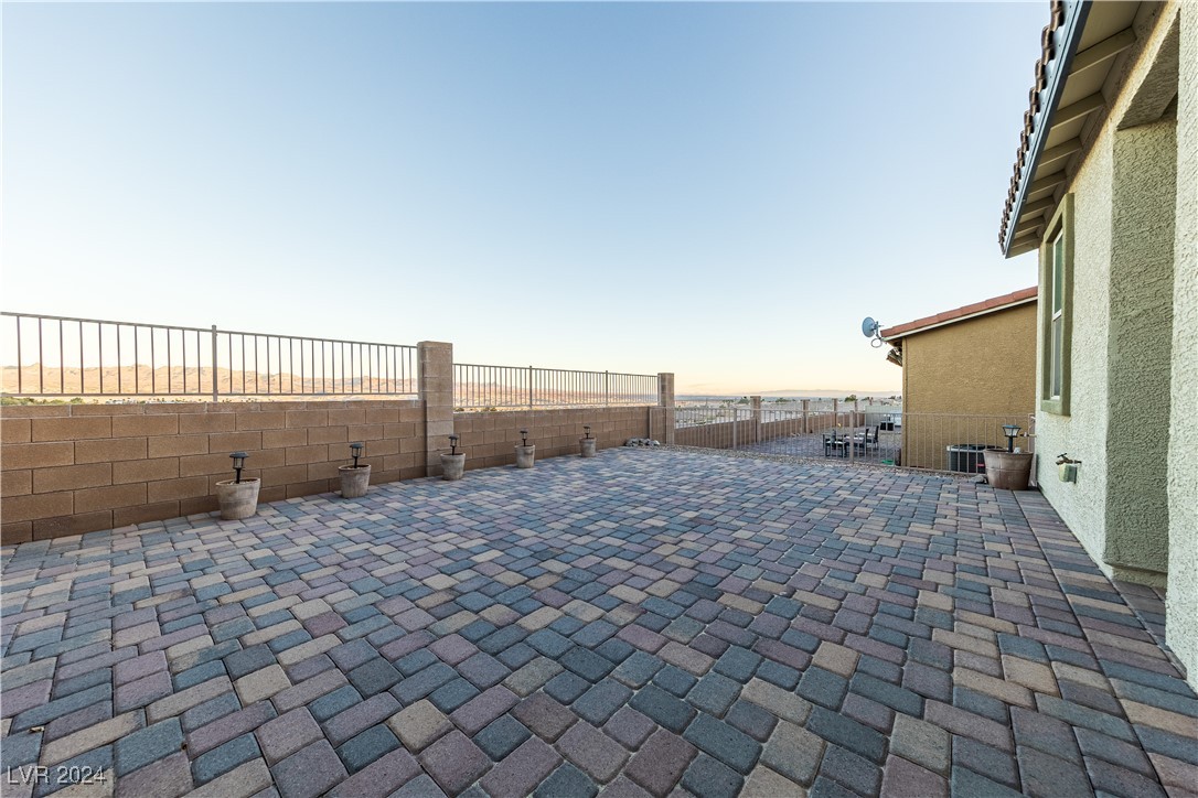 2664 Chinaberry Hill Street Property Photo 27
