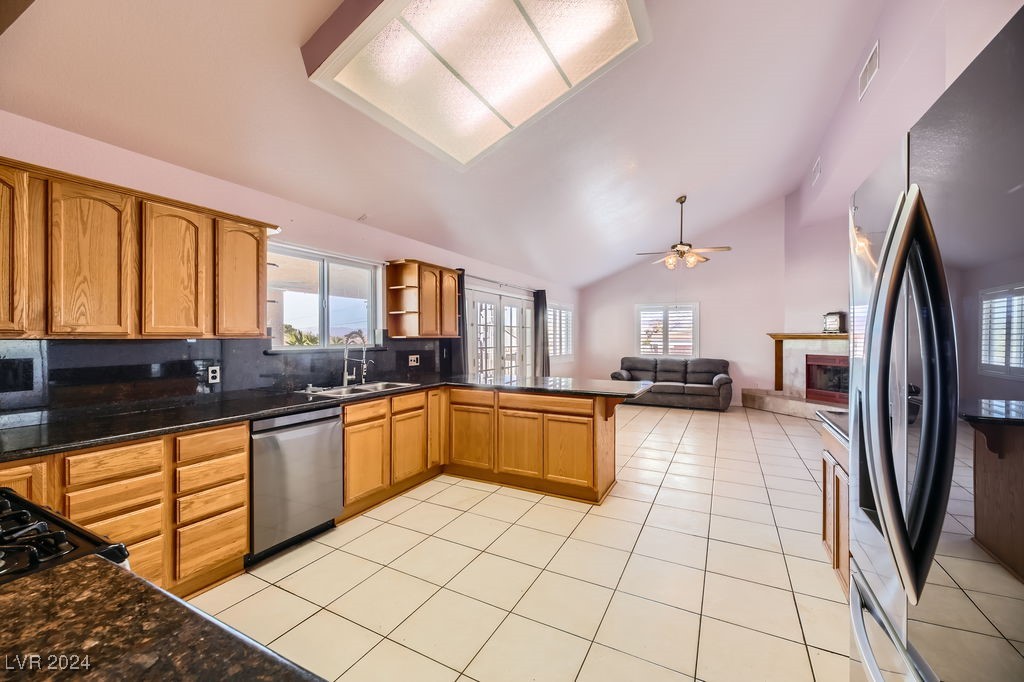 340 East Longacres Drive Property Photo 11