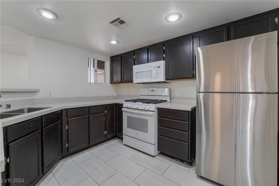 7400 West Flamingo Road 2013 Property Photo 7