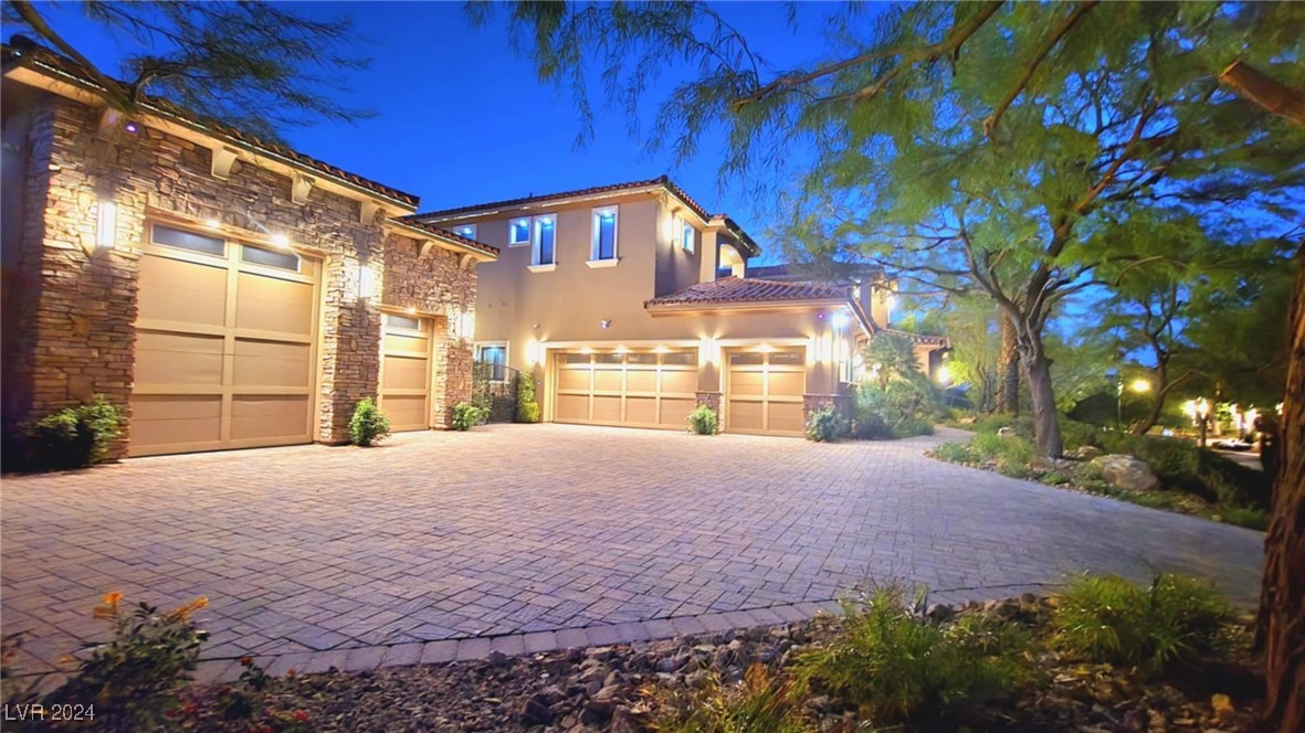 32 Vintage Canyon Street Property Photo