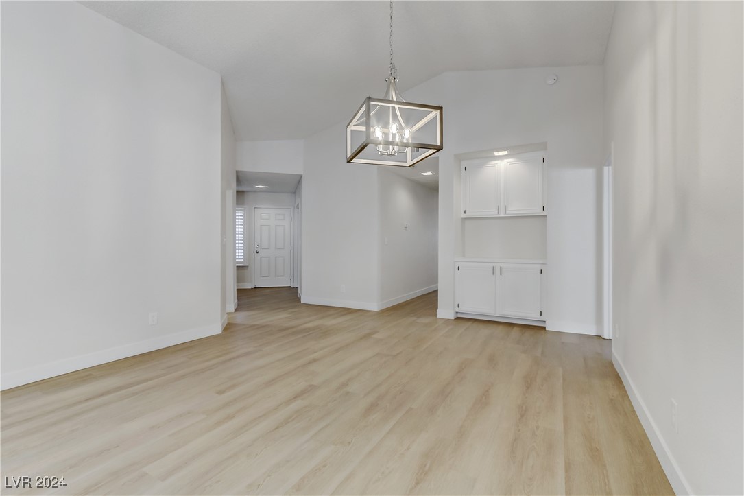 3220 Sabrina Court Property Photo 6