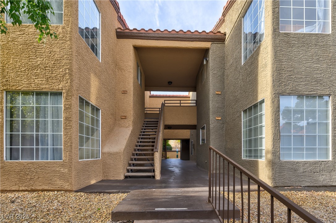 2200 South Fort Apache Road 1227 Property Photo 2