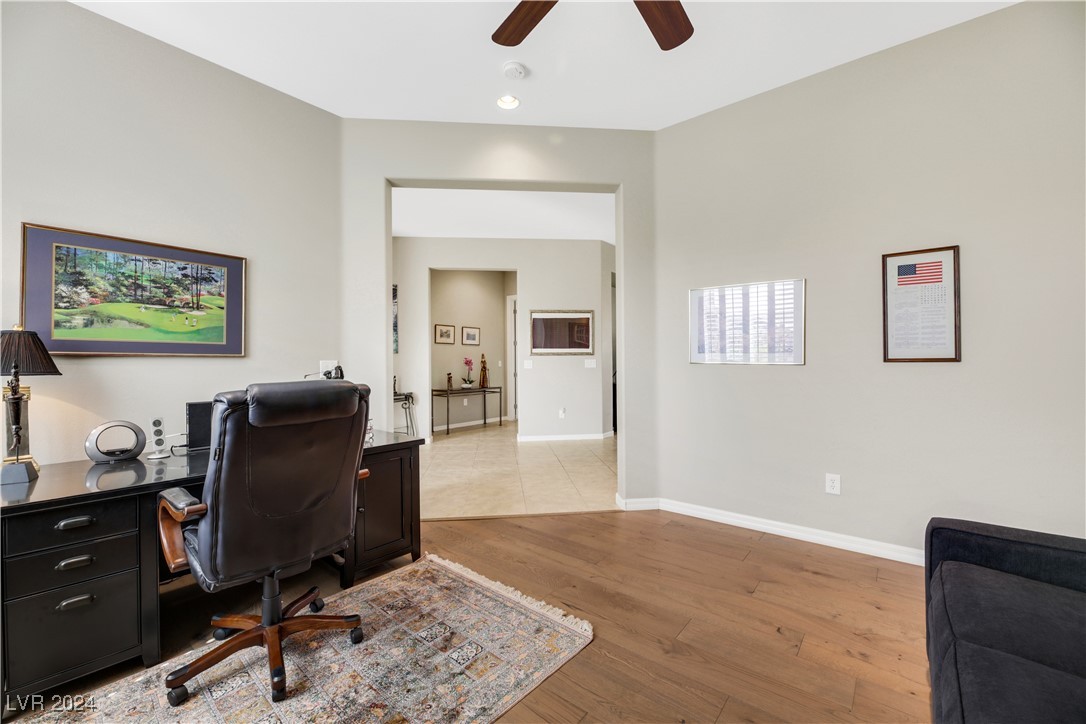 2082 Twin Falls Drive Property Photo 10