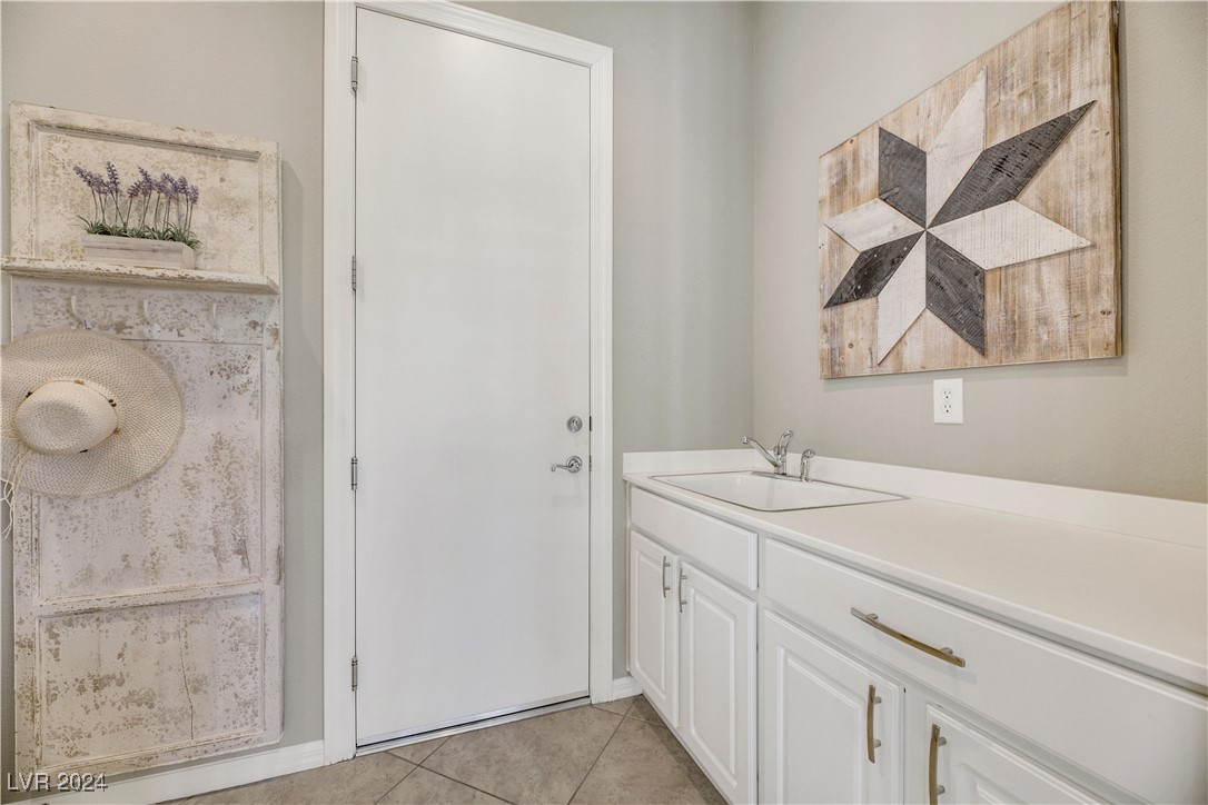 2082 Twin Falls Drive Property Photo 32