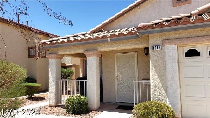1013 Adobe Flat Drive Property Photo 2