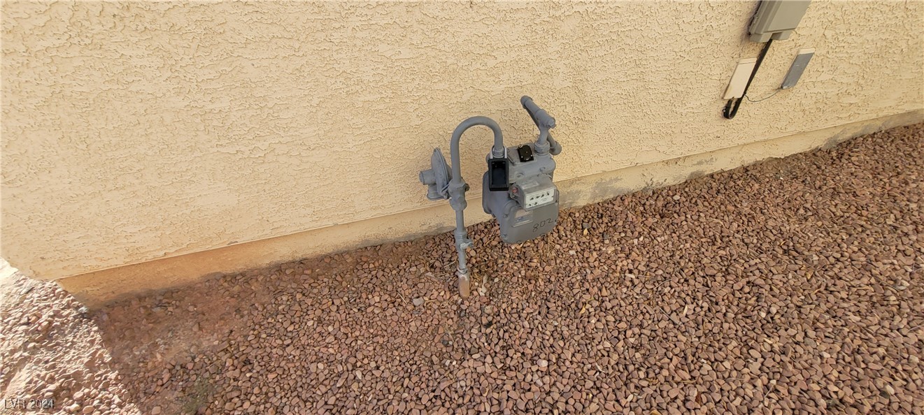 1013 Adobe Flat Drive Property Photo 4