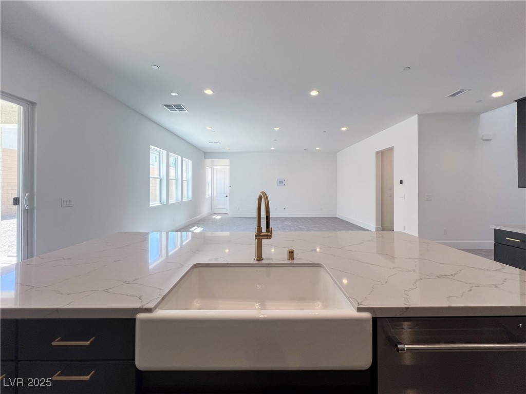 10208 Bismarck Palms Avenue Property Photo 8