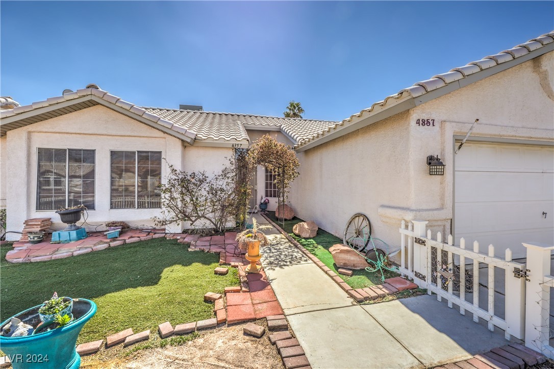 4357 Valley Regal Way Property Photo 4