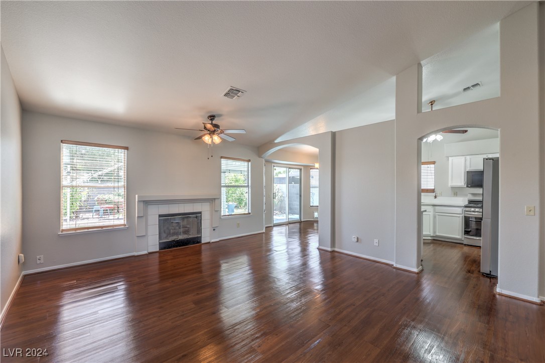 4357 Valley Regal Way Property Photo 9