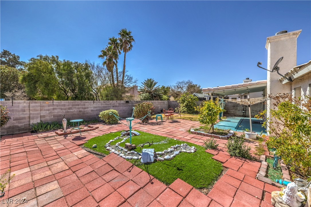 4357 Valley Regal Way Property Photo 36