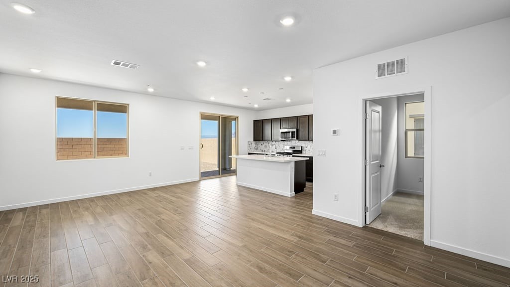 655 North Water Street Property Photo 2