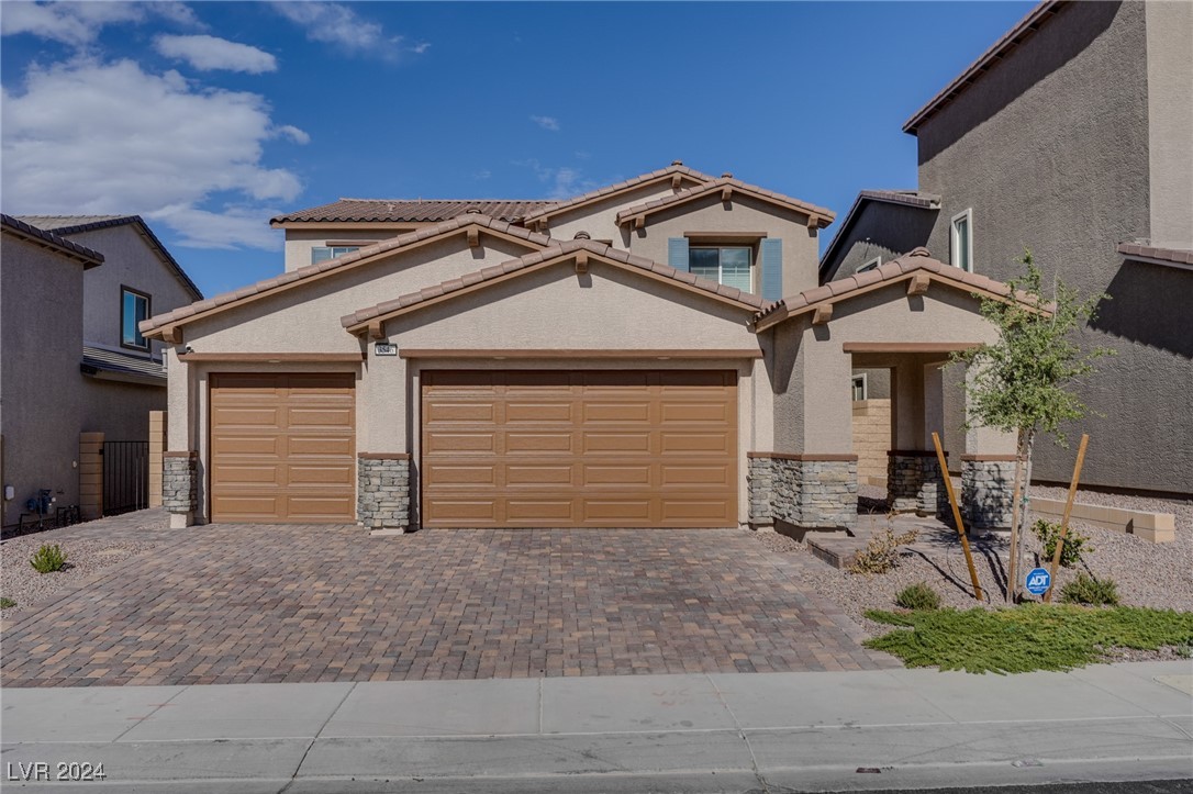 3546 Luciana Glen Avenue Property Photo 1