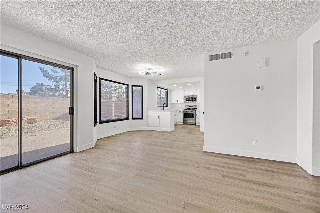 108 Almendio Lane Property Photo 8