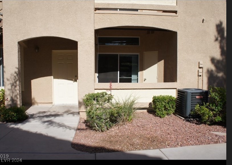 2305 West Horizon Ridge Parkway 3512 Property Photo 2