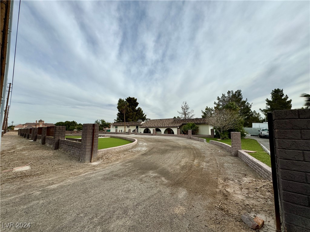 6010 Annie Oakley Drive Property Photo 2