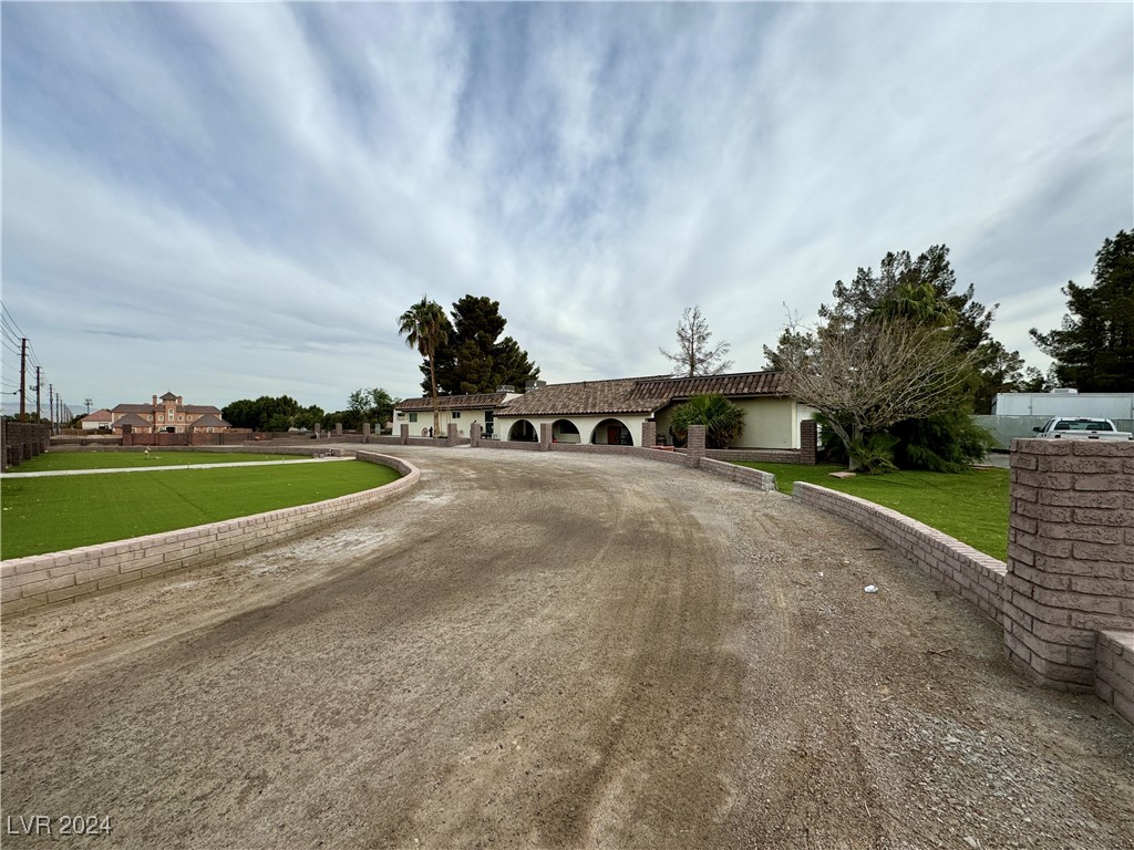 6010 Annie Oakley Drive Property Photo 3