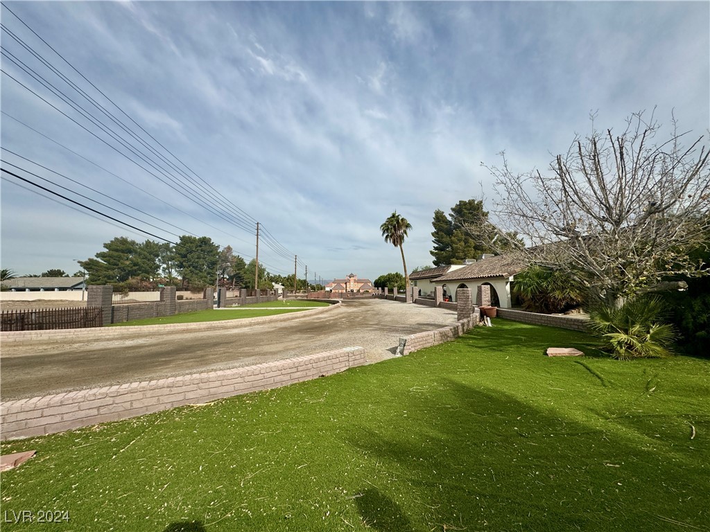 6010 Annie Oakley Drive Property Photo 5