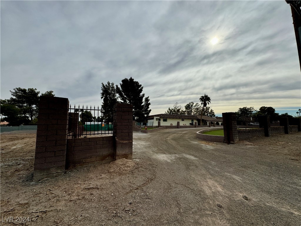 6010 Annie Oakley Drive Property Photo 7