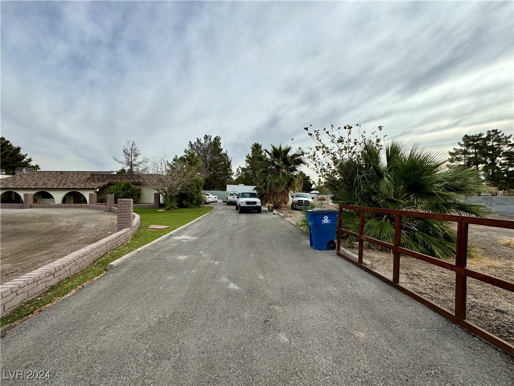 6010 Annie Oakley Drive Property Photo 11