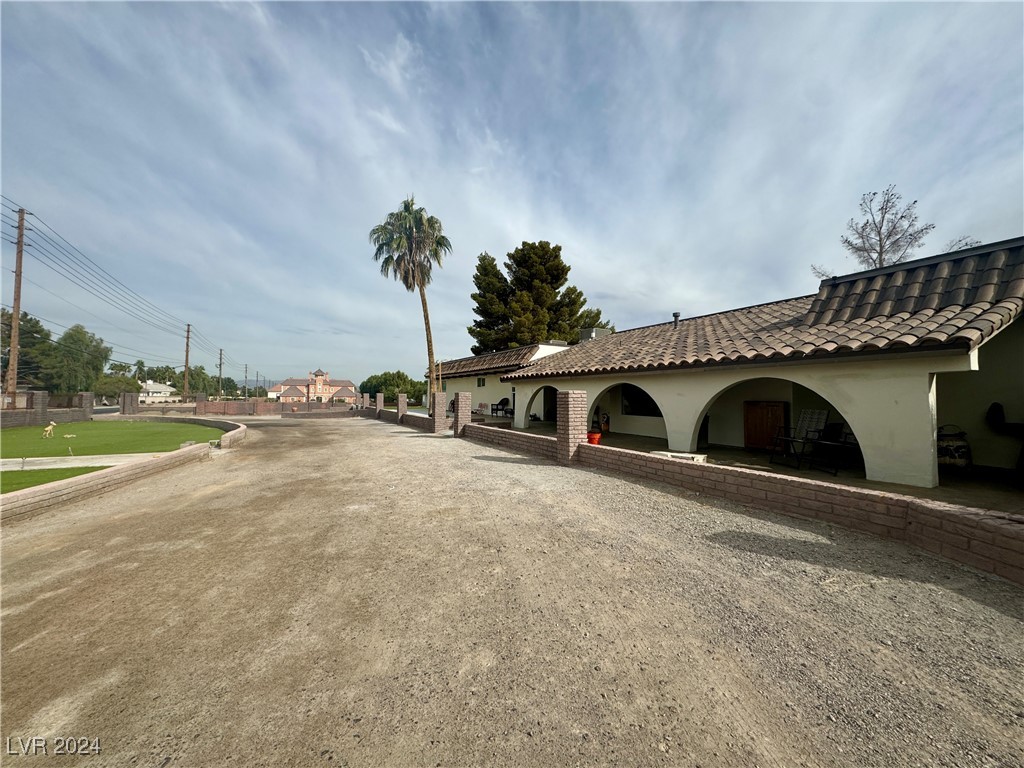 6010 Annie Oakley Drive Property Photo 13