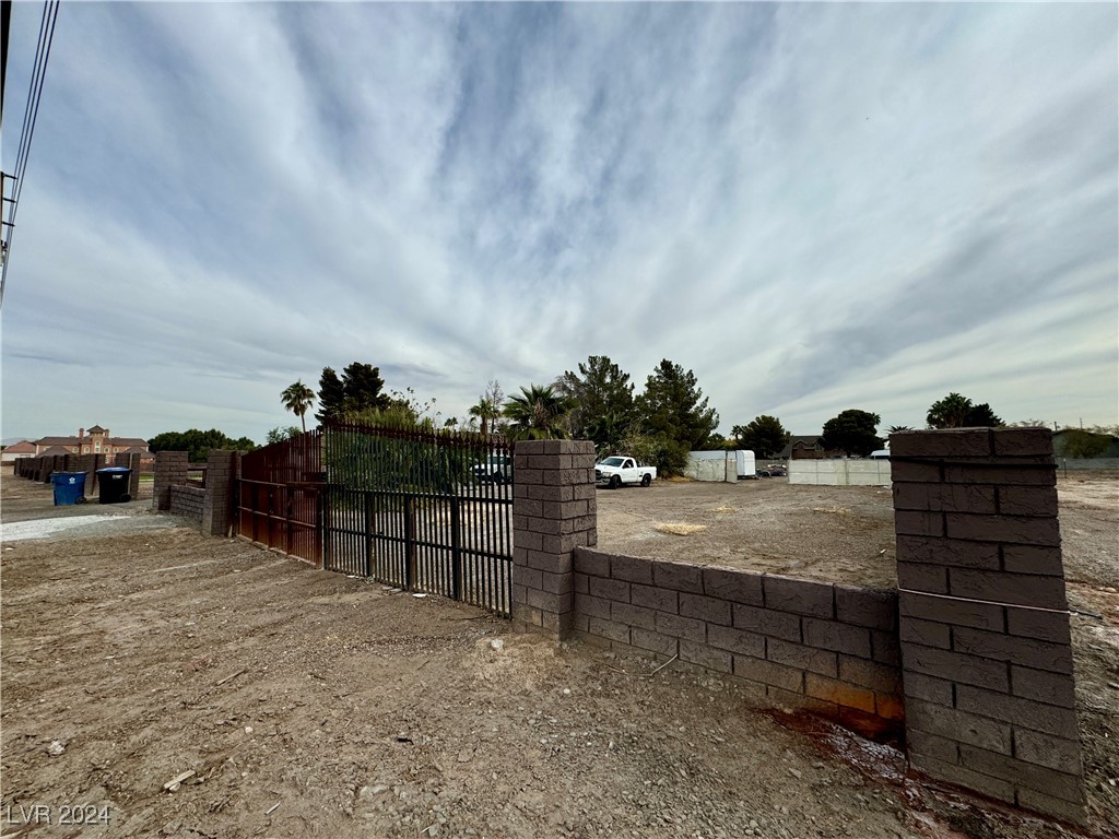 6010 Annie Oakley Drive Property Photo 14