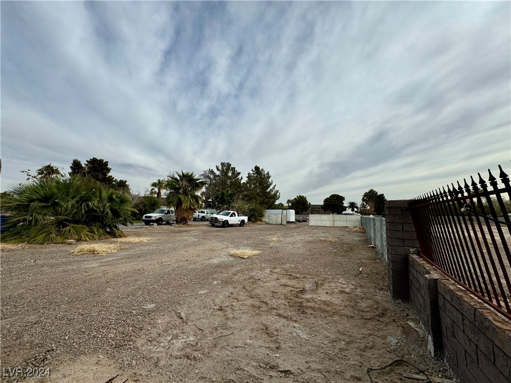 6010 Annie Oakley Drive Property Photo 15