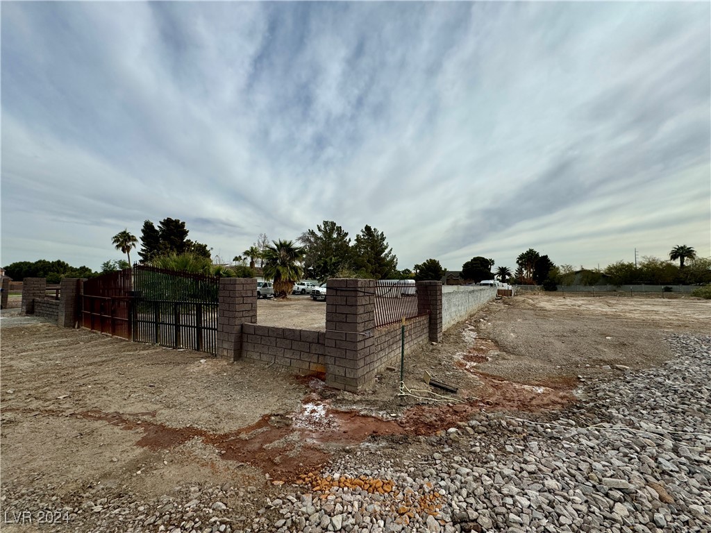 6010 Annie Oakley Drive Property Photo 16