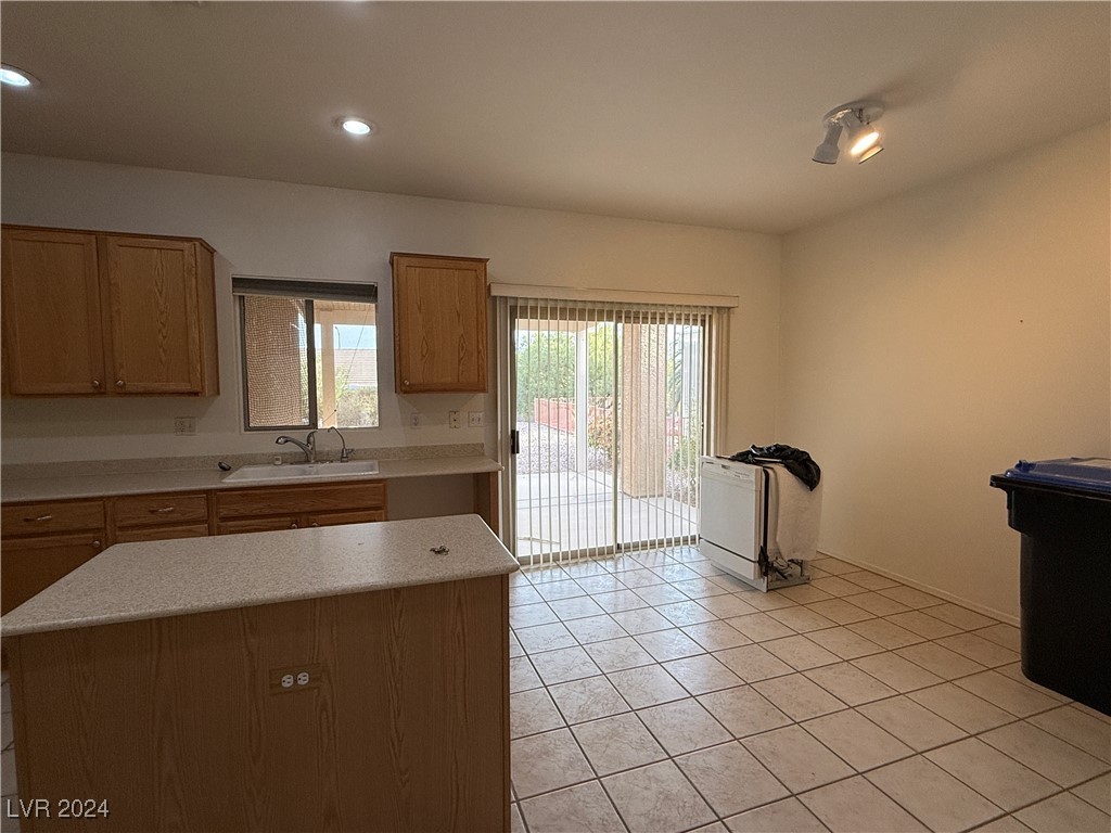 2136 Desert Woods Drive Property Photo 7