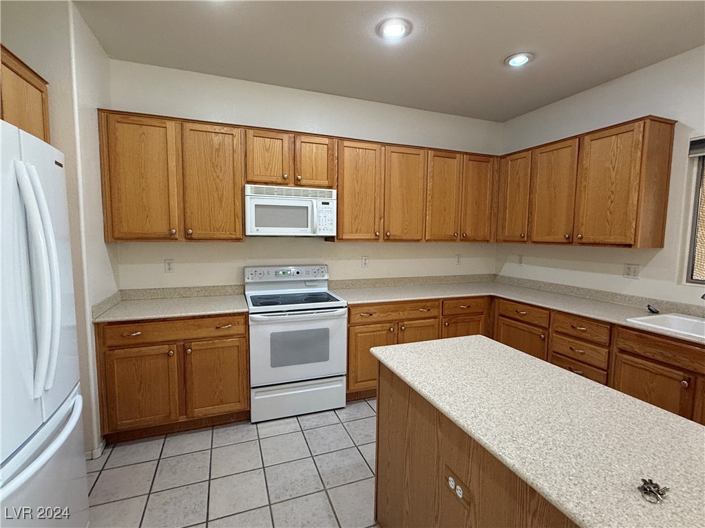2136 Desert Woods Drive Property Photo 10