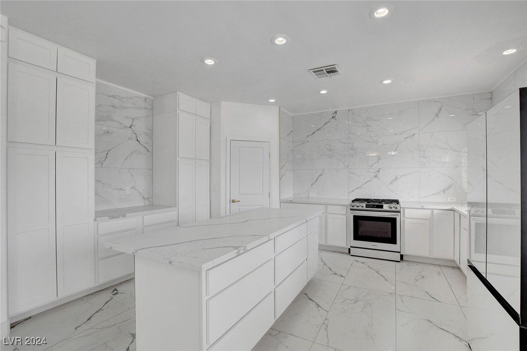 6315 North El Capitan Way Property Photo 17
