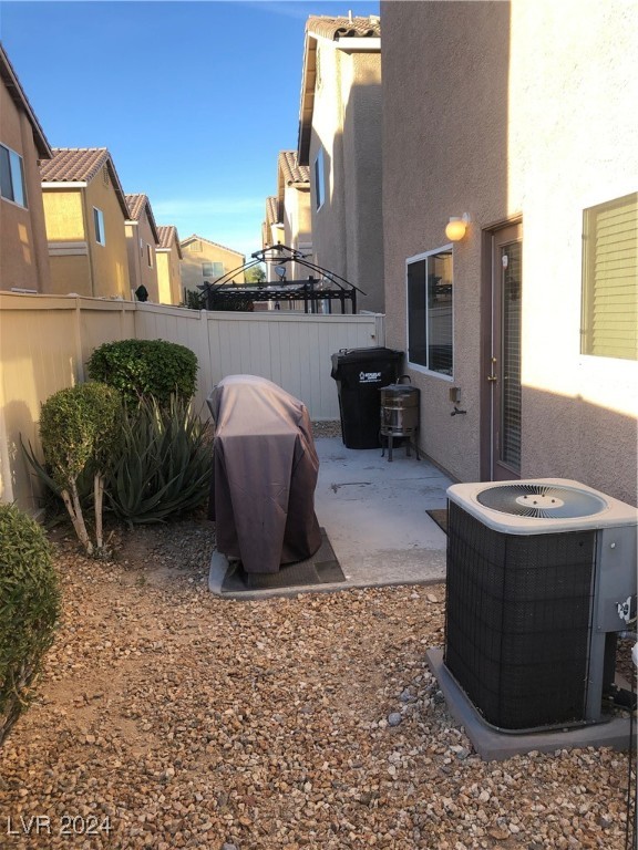 5661 African Lilly Court Property Photo 4