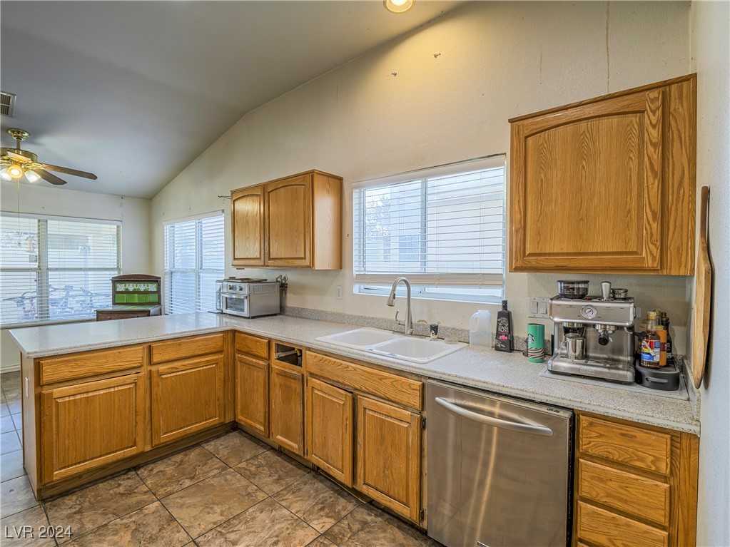 6209 Peggotty Avenue Property Photo 13