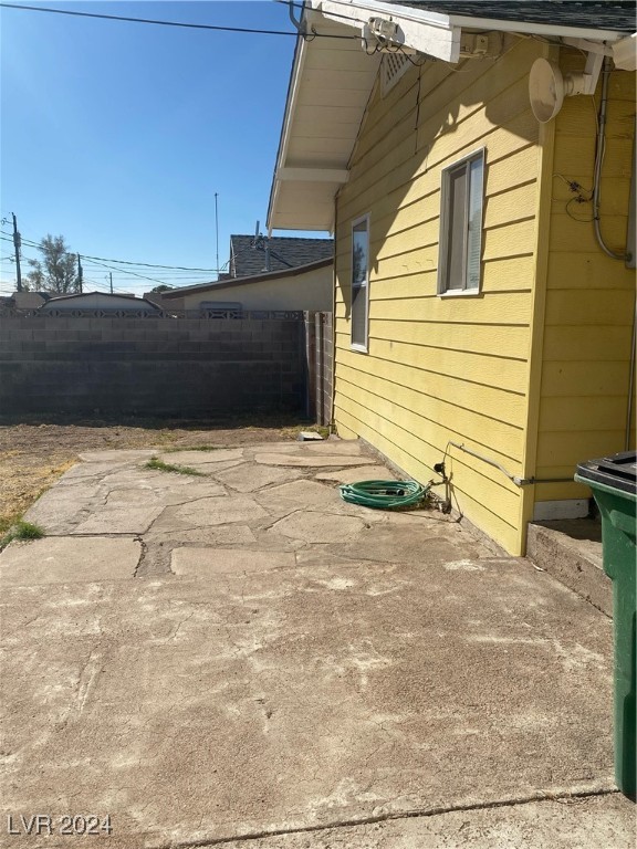 635 California Avenue Property Photo 4
