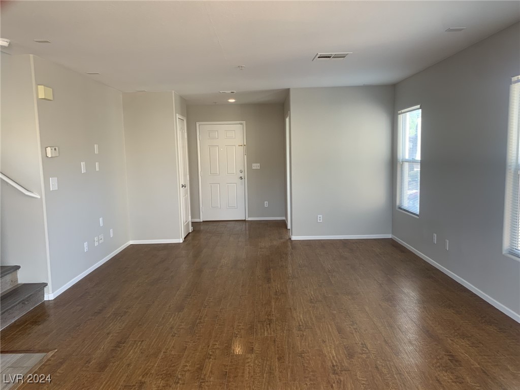 1064 Paradise Coach Drive Property Photo 11